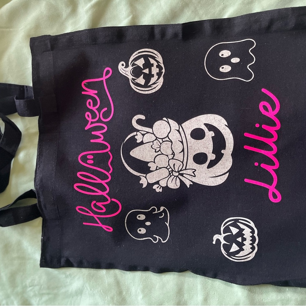 Trick or treat tote bags customs